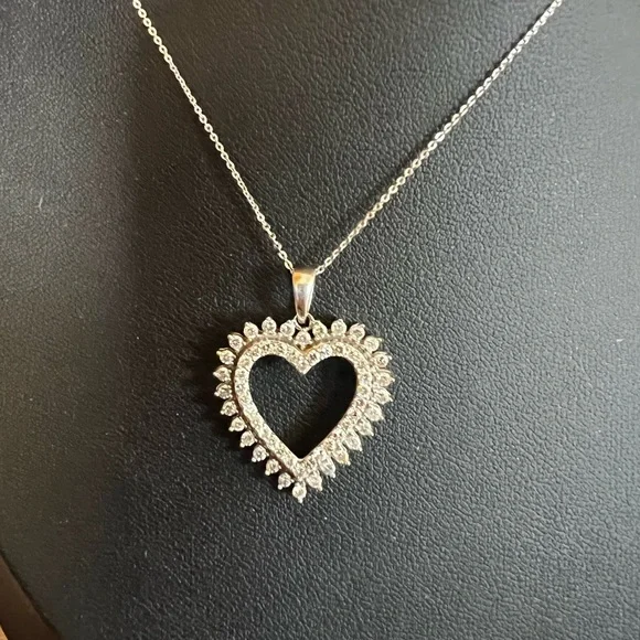 Sold -carat natural diamonds -Dazzling white gold Heart Necklace - Picture 1 of 6